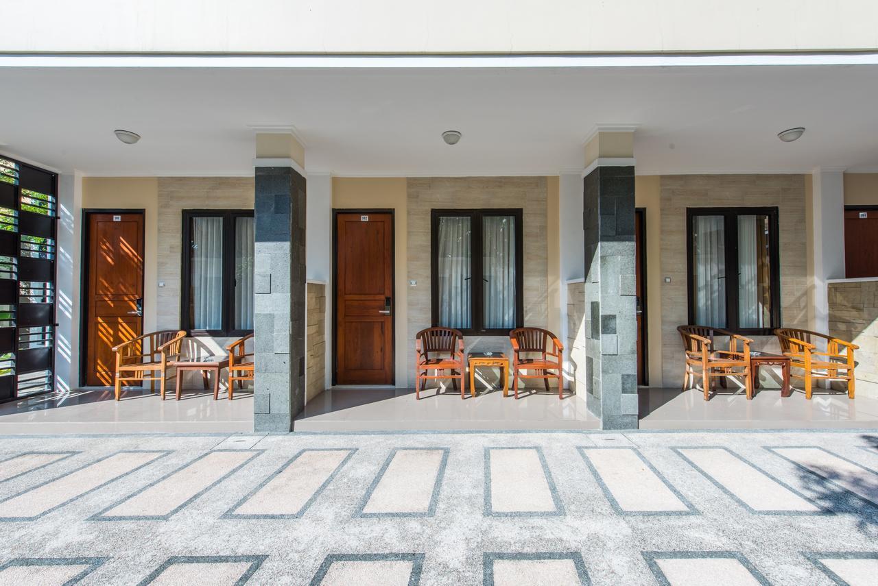 Hotel Wisma Djaja Syariah Bojonegoro Esterno foto